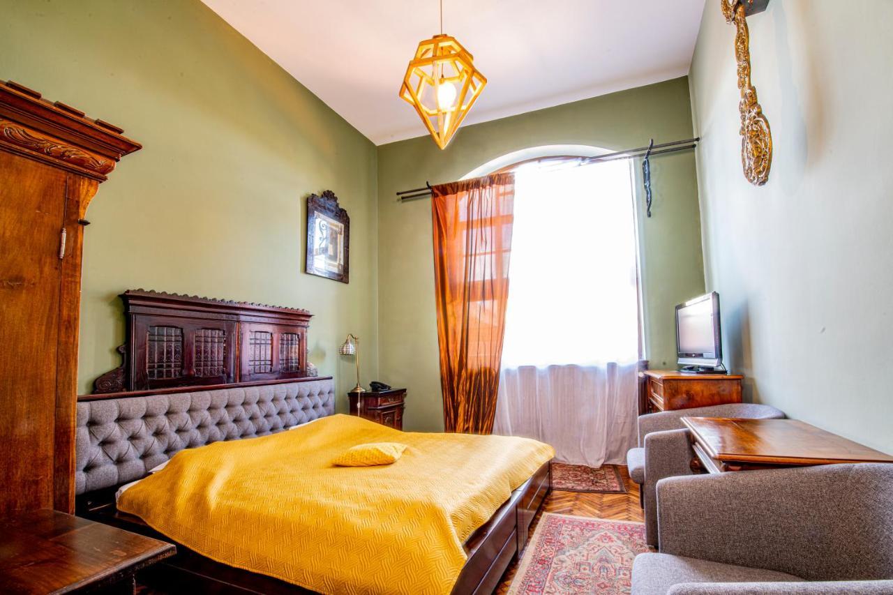 Hotel Poesis Satu Mare Bagian luar foto