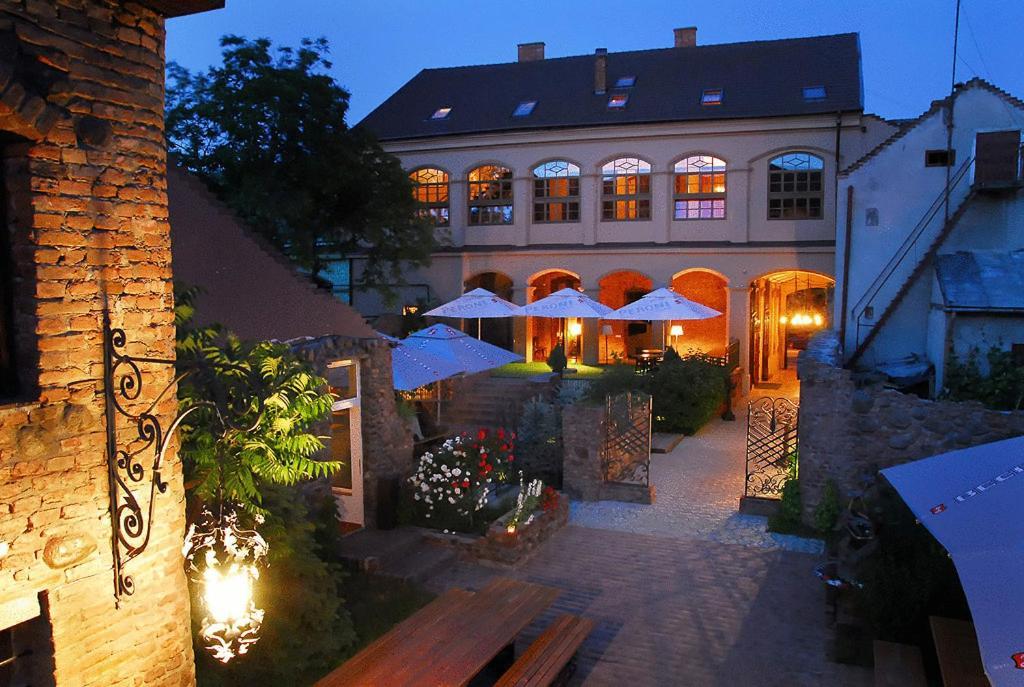 Hotel Poesis Satu Mare Bagian luar foto