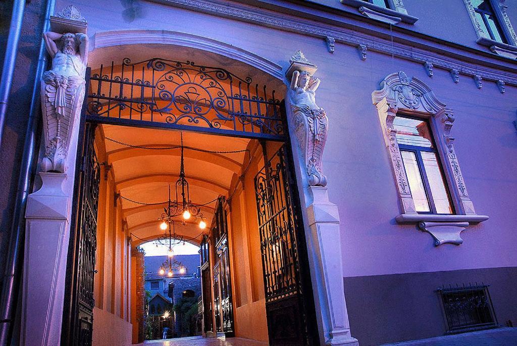 Hotel Poesis Satu Mare Bagian luar foto