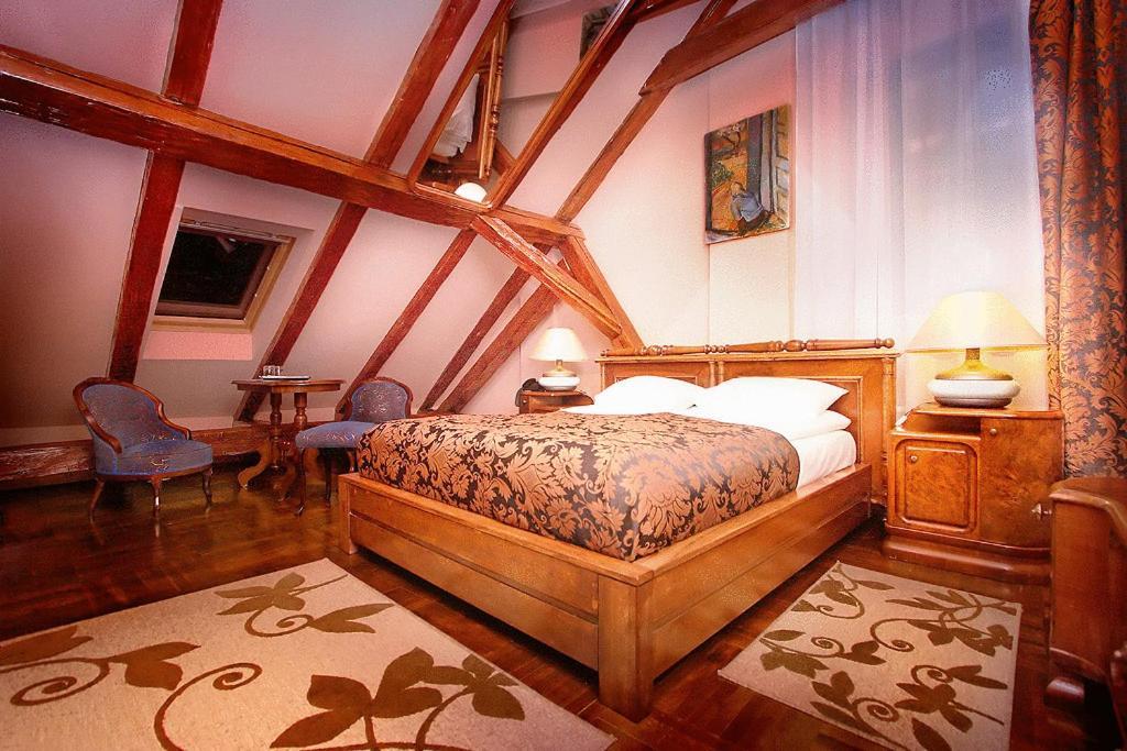 Hotel Poesis Satu Mare Bagian luar foto